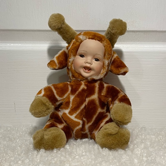 Show Stoppers Babes In the Wild Series Porcelain Face Giraffe Plush Doll - Picture 1 of 6